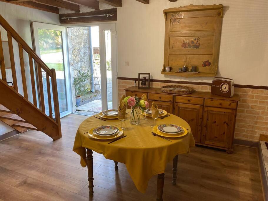 Gite De L'Ebaupin Louchy-Montfand Exterior photo
